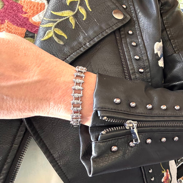 SK2031 3/8" Endless Skulls Bracelet