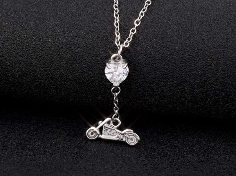 Sk2707N Heart Crystal Motorcycle Necklace - Clear Stone Necklaces