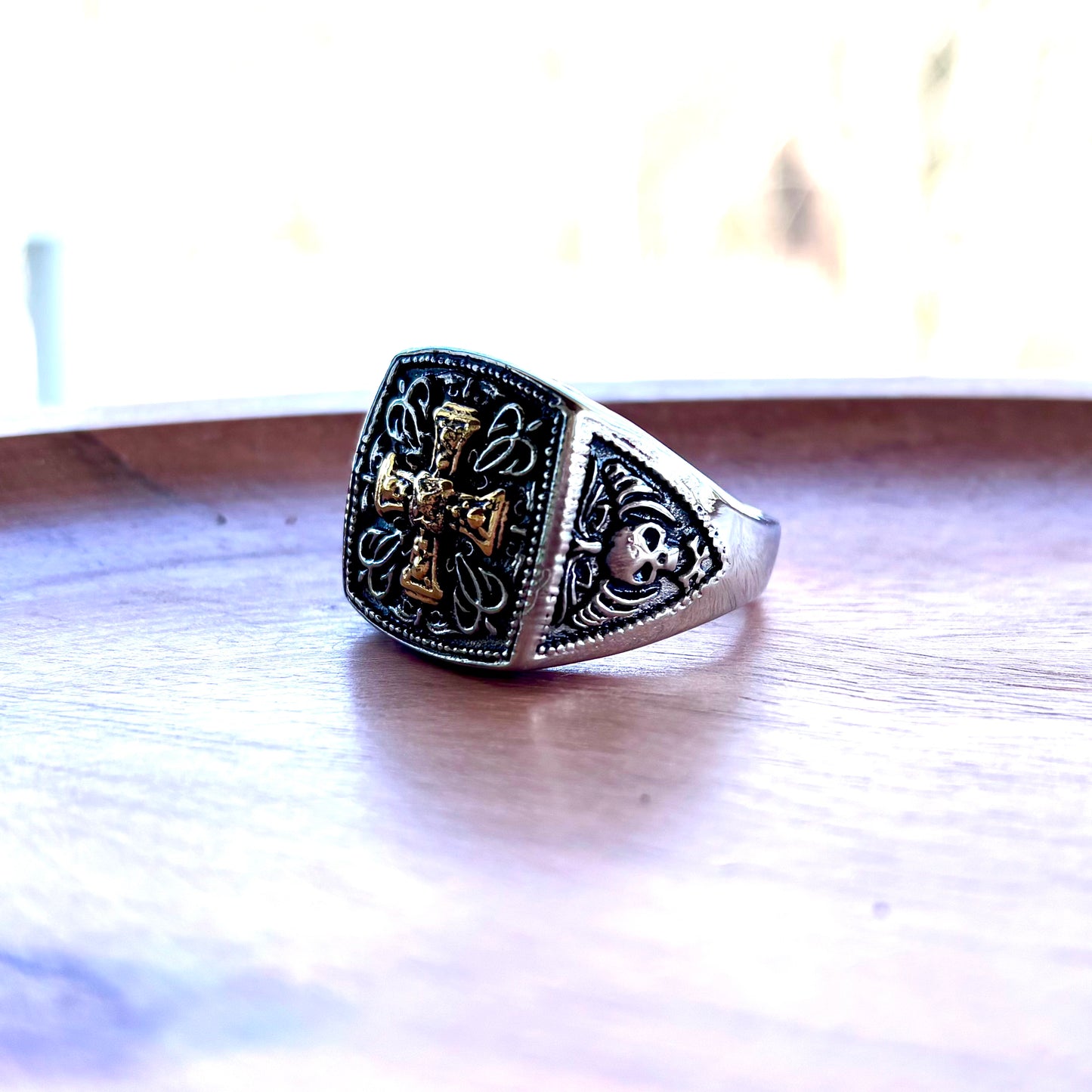 The King’s Crusader Ring (Gold Edition)