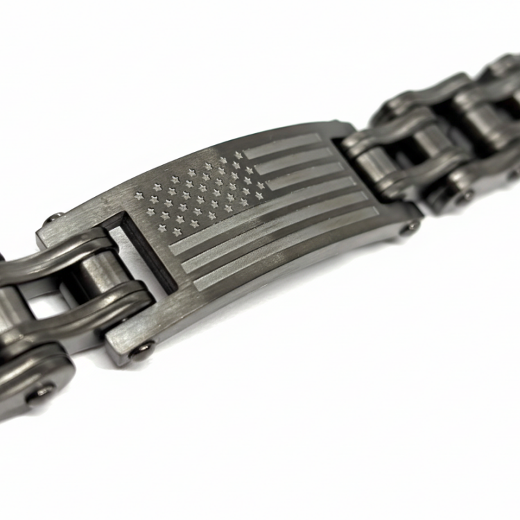 SK1843F Mens Flag Badge Gunmetal 3/4’’ Bracelet Bracelet