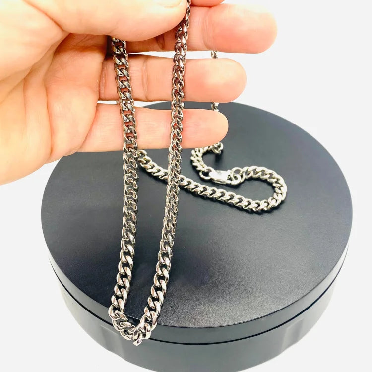 SK4019 Necklace 1/4’’ Wide Cuban Link Silver Color Chains